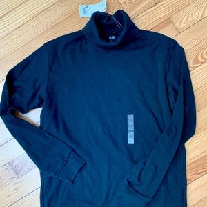 Black Uniqlo Turtleneck (Men’s Size M)